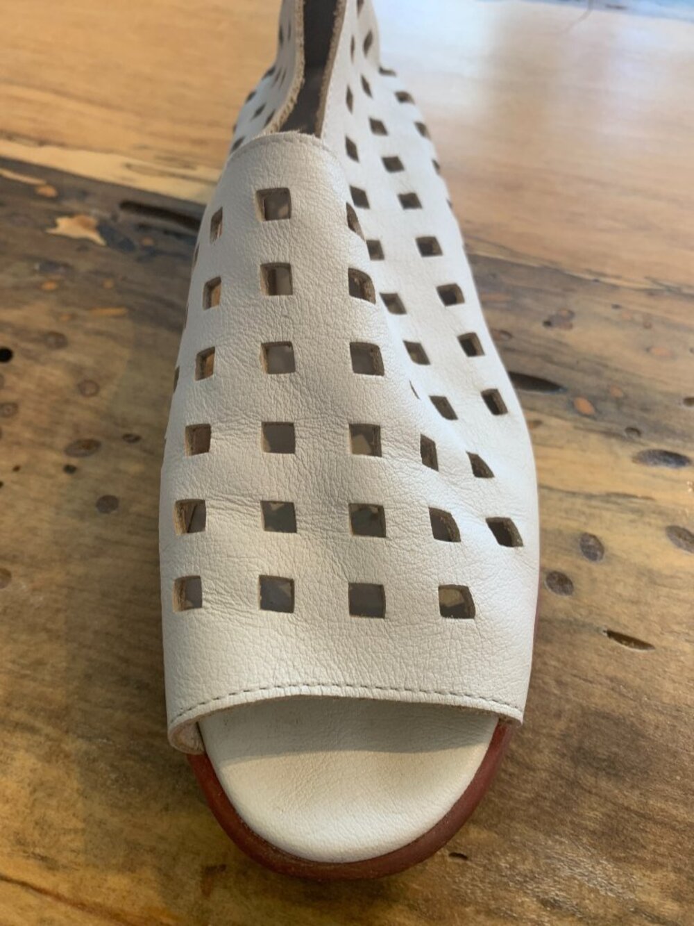 White flats - ARCHE -- Euro size 38 - Picture 3 of 8